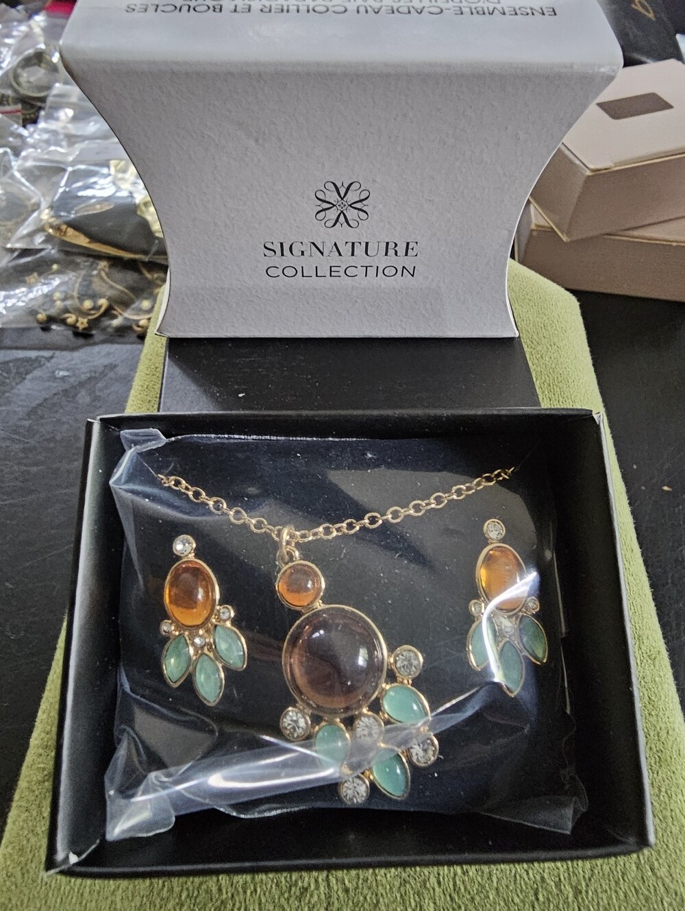 Avon Necklace And Earring Set